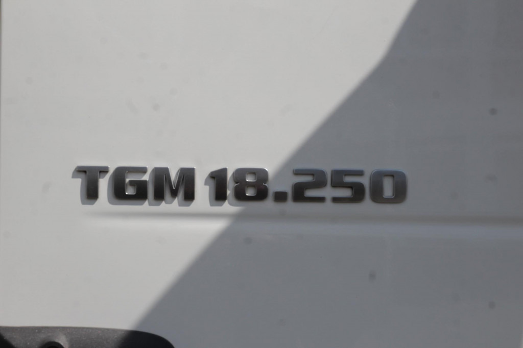 Camión frigorífico MAN TGM 18.250   CS1250 Tri-Temp LBW+Tür Voll Luft