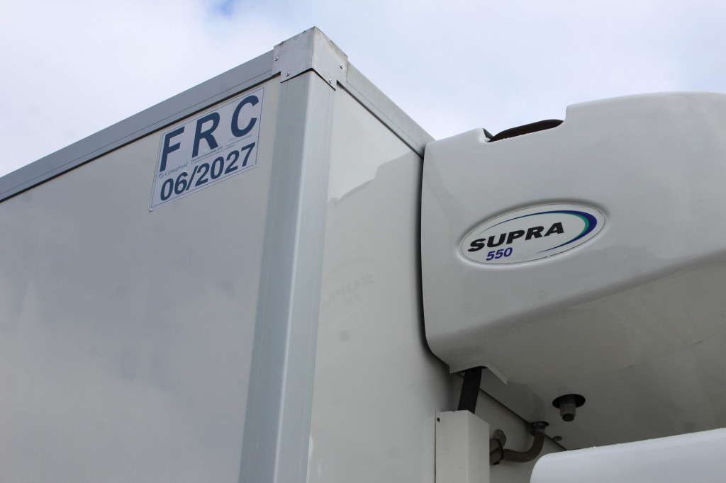 Camión frigorífico Renault D 12  Carrier Supra 550 Strom Tür LBW FRC 2027