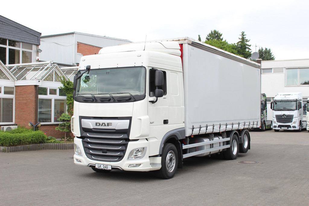 Camión lona Daf XF 26.480 SC Plane  Stapleraufnahme AHK Edscha