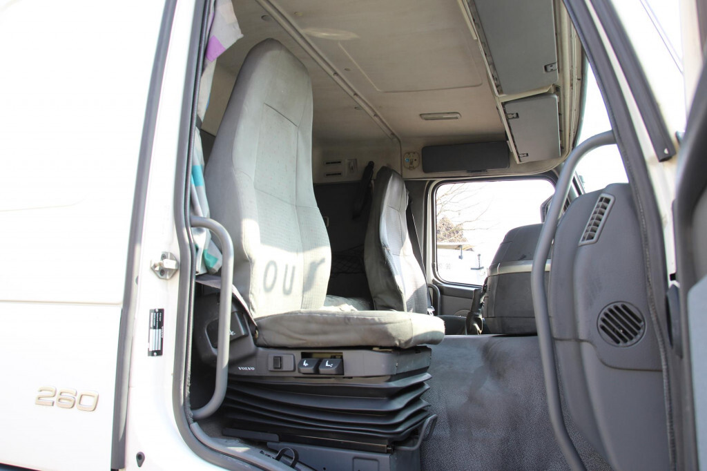 Camión lona Volvo FM  9 260 Schlafkabine Schaltgetriebe LBW L 8,25m