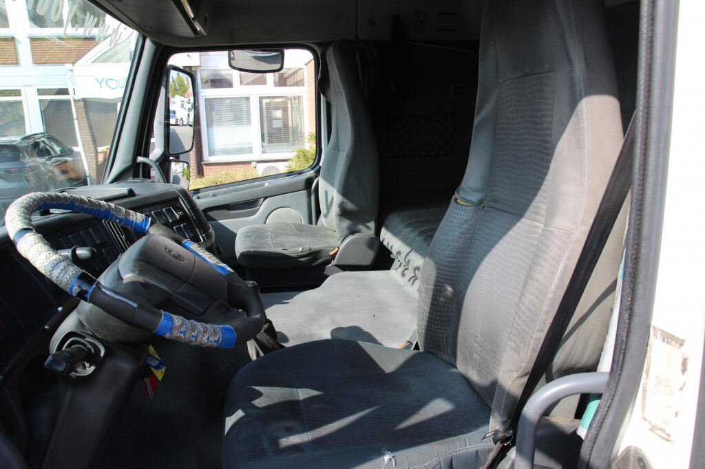 Camión lona Volvo FM  9 260 Schlafkabine Schaltgetriebe LBW L 8,25m