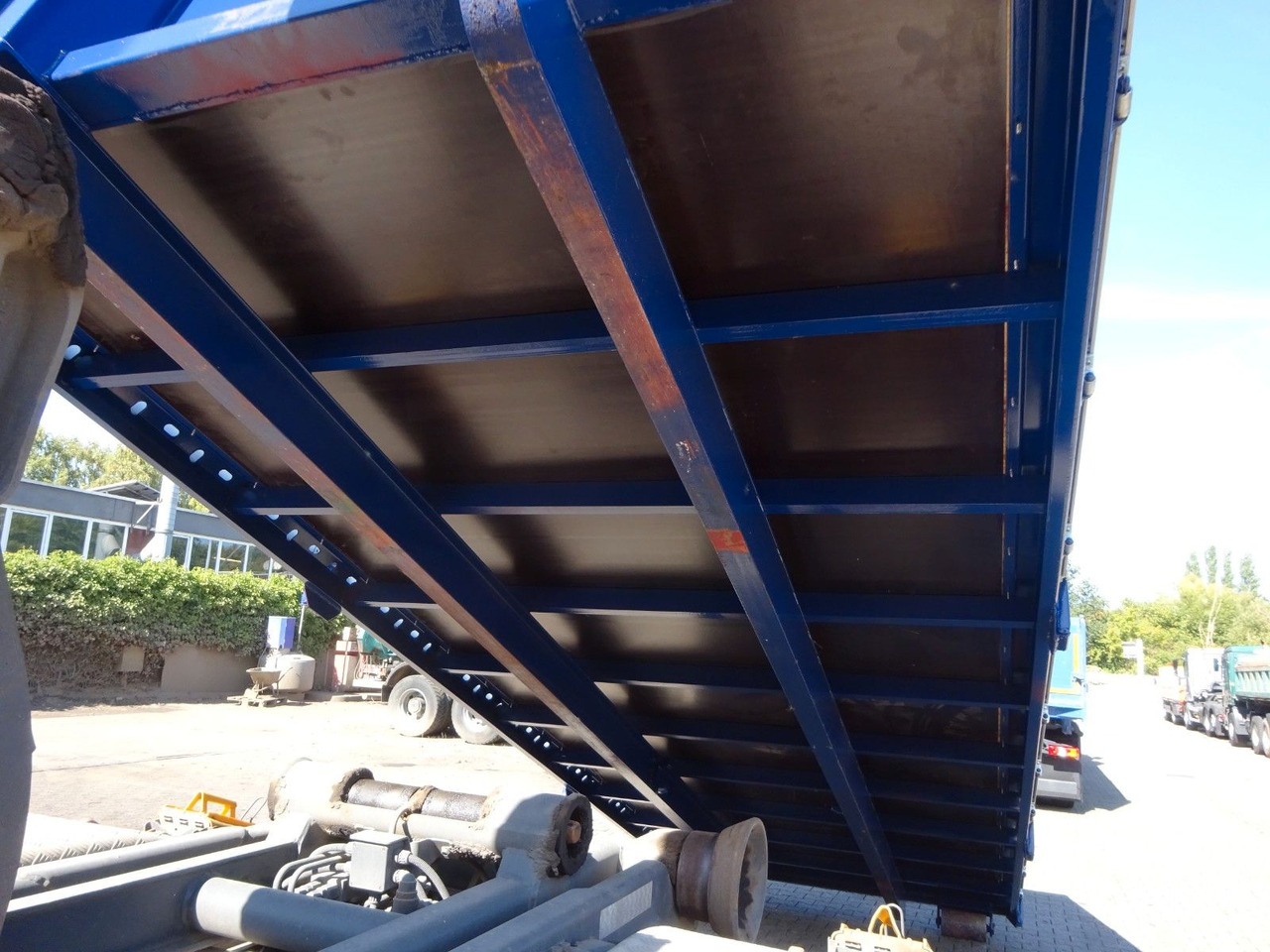 Camión multibasculante 12 cbm Abrollcontainer Pritsche