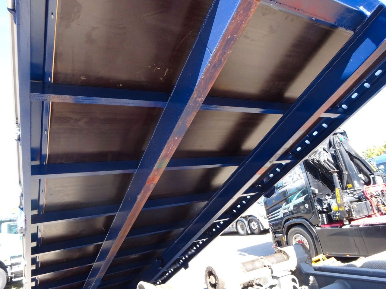 Camión multibasculante 12 cbm Abrollcontainer Pritsche