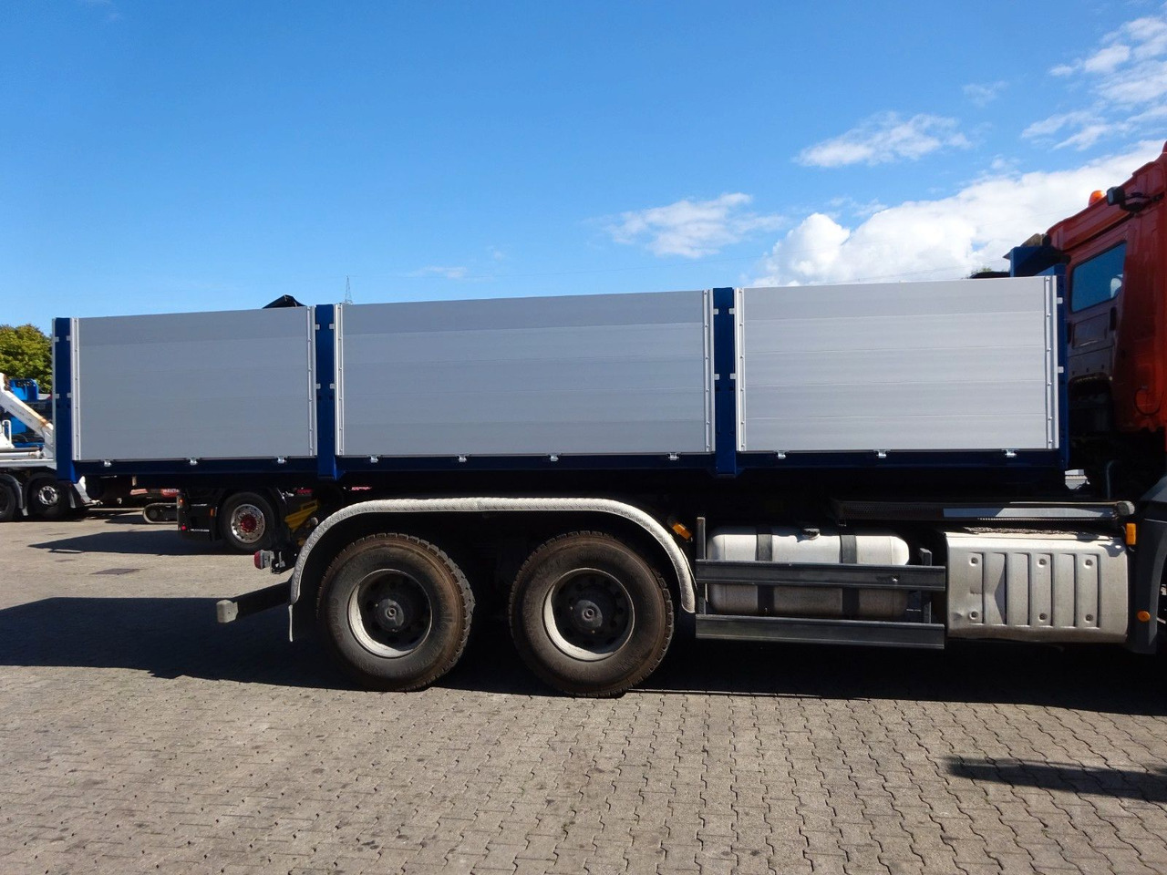 Camión multibasculante 12 cbm Abrollcontainer Pritsche