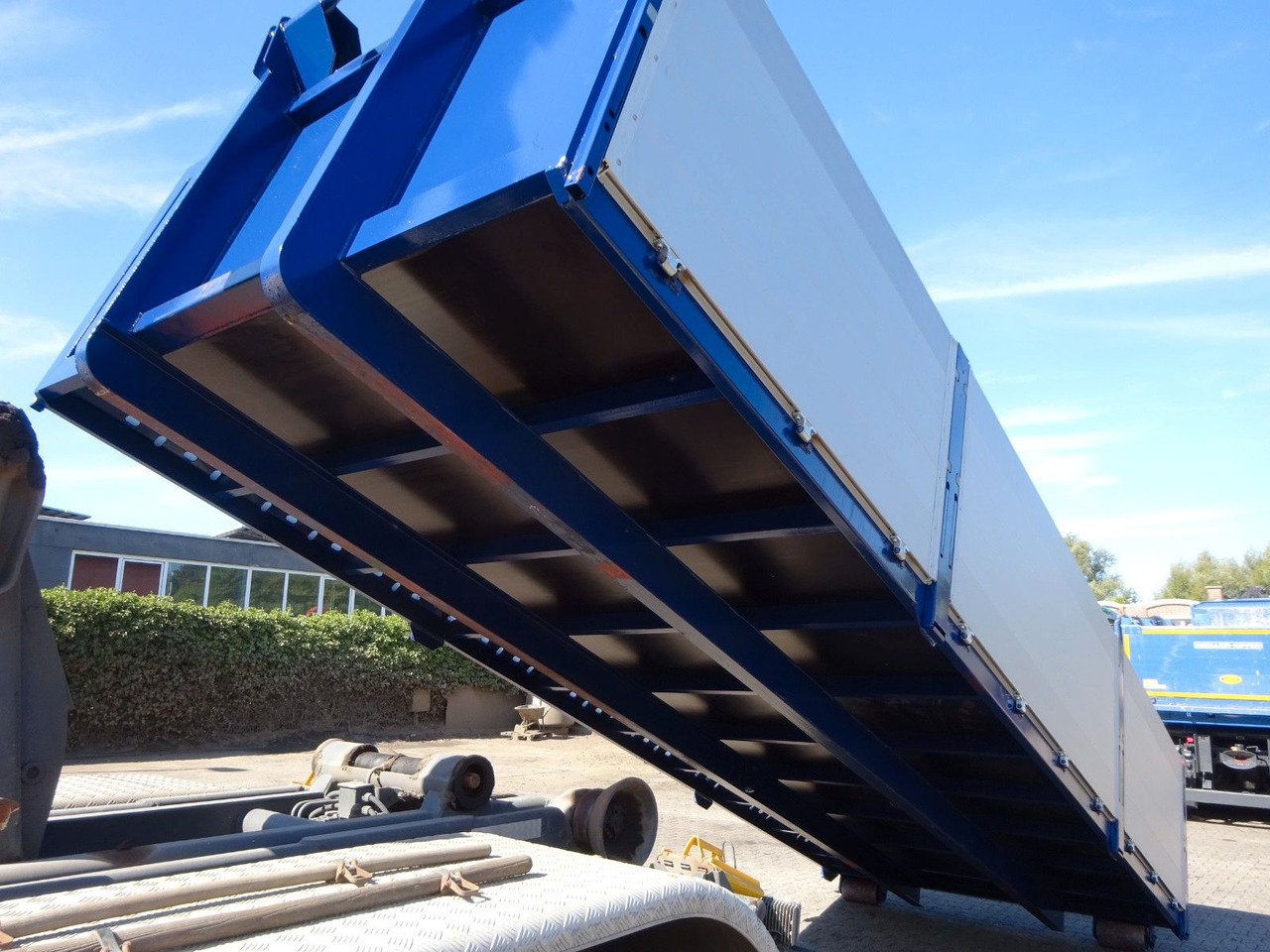 Camión multibasculante 12 cbm Abrollcontainer Pritsche