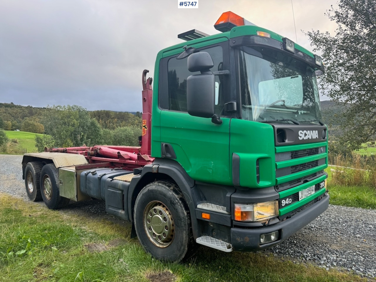 Camión multibasculante 1998 Scania 94D 310 Hook‑truck