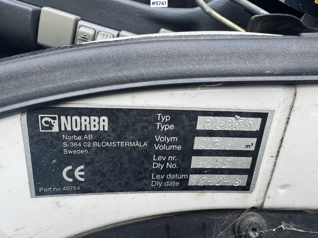 Camión multibasculante 1998 Scania 94D 310 Hook‑truck