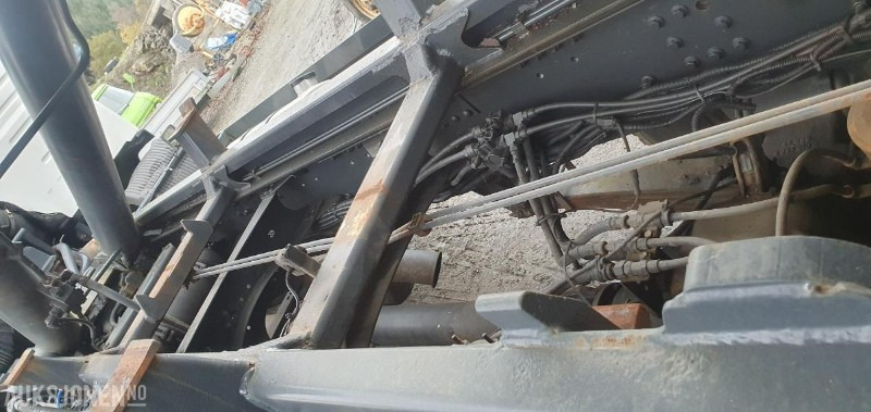 Camión multibasculante 2000 Volvo FM-12 MED KASSE OG MASKINFLAK