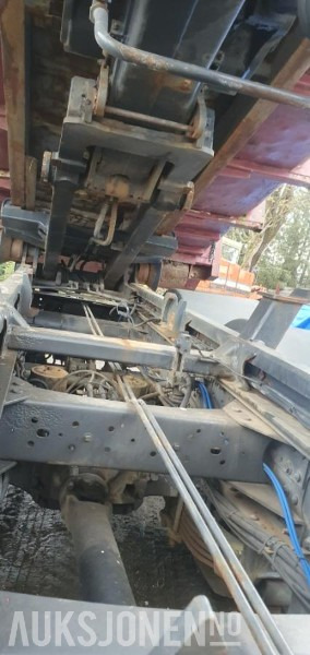 Camión multibasculante 2000 Volvo FM-12 MED KASSE OG MASKINFLAK