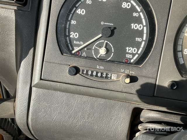 Camión multibasculante 2001 Iveco 380EH 6x4 with Crane Rollback Truck