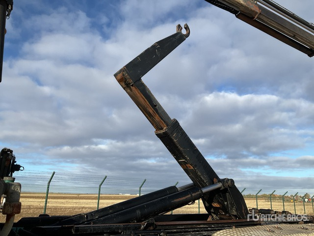 Camión multibasculante 2001 Iveco 380EH 6x4 with Crane Rollback Truck