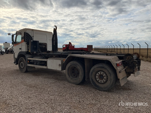 Camión multibasculante 2004 Volvo FM12-280 6x2 Hooklift Truck