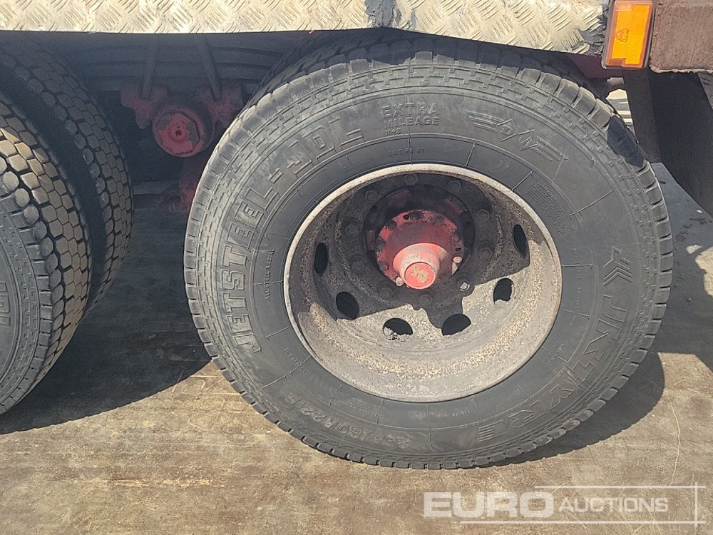 Camión multibasculante 2005 Scania P380