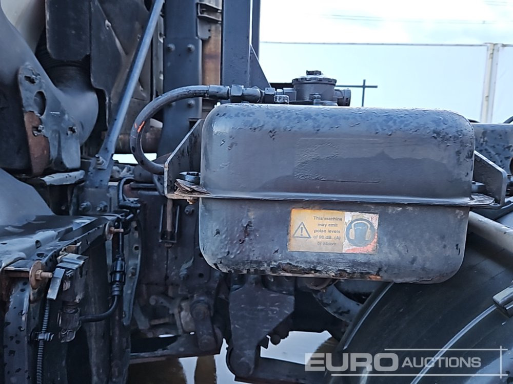 Camión multibasculante 2005 Volvo FM12 340