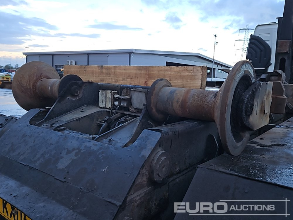 Camión multibasculante 2005 Volvo FM12 340