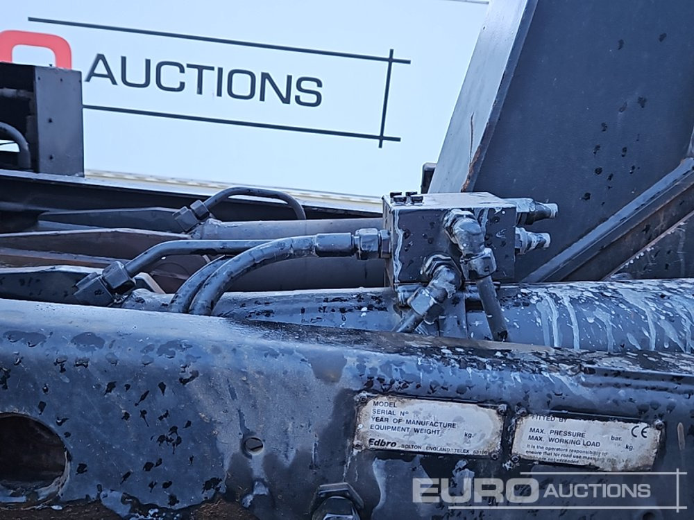 Camión multibasculante 2005 Volvo FM12 340