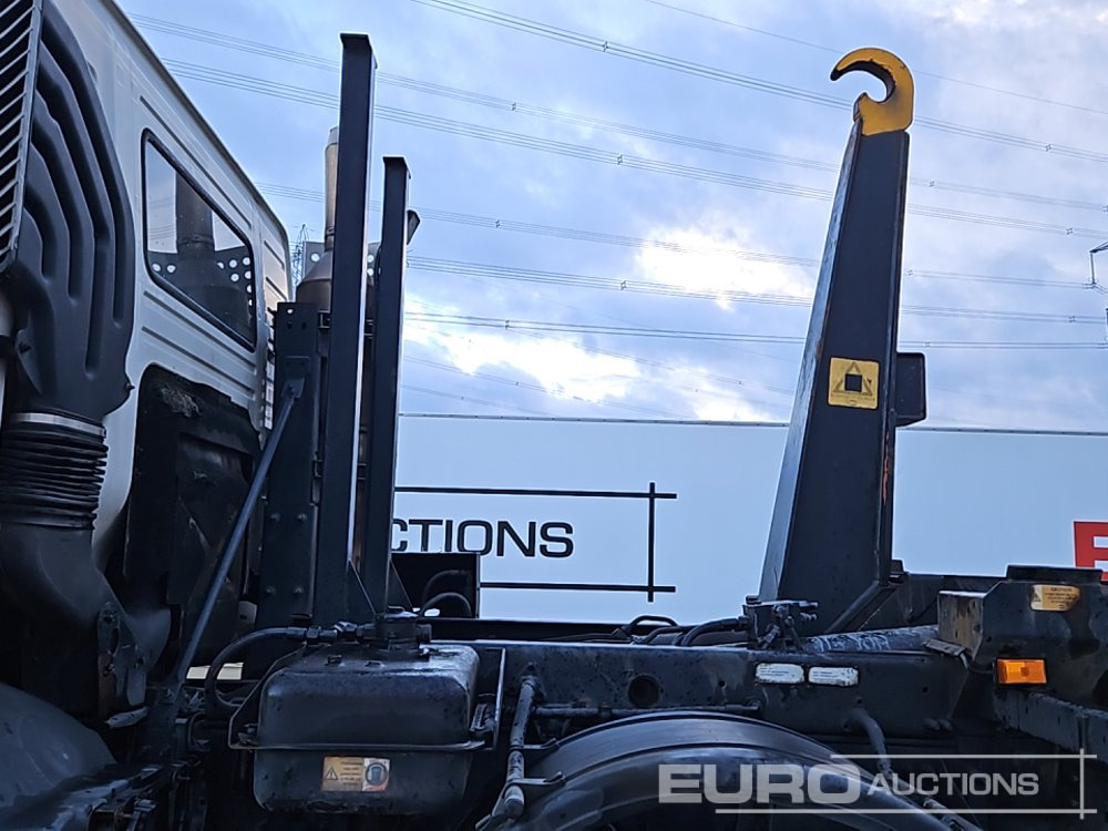 Camión multibasculante 2005 Volvo FM12 340