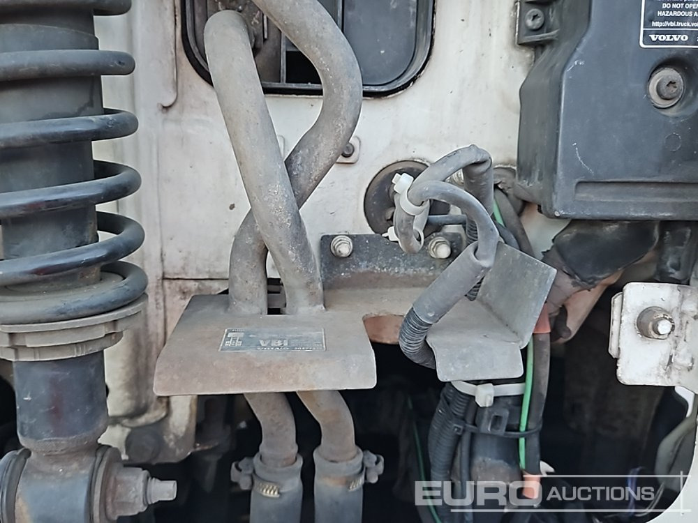 Camión multibasculante 2005 Volvo FM12 340