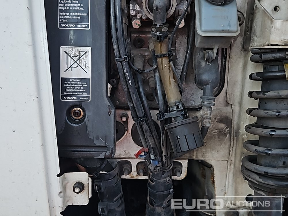 Camión multibasculante 2005 Volvo FM12 340