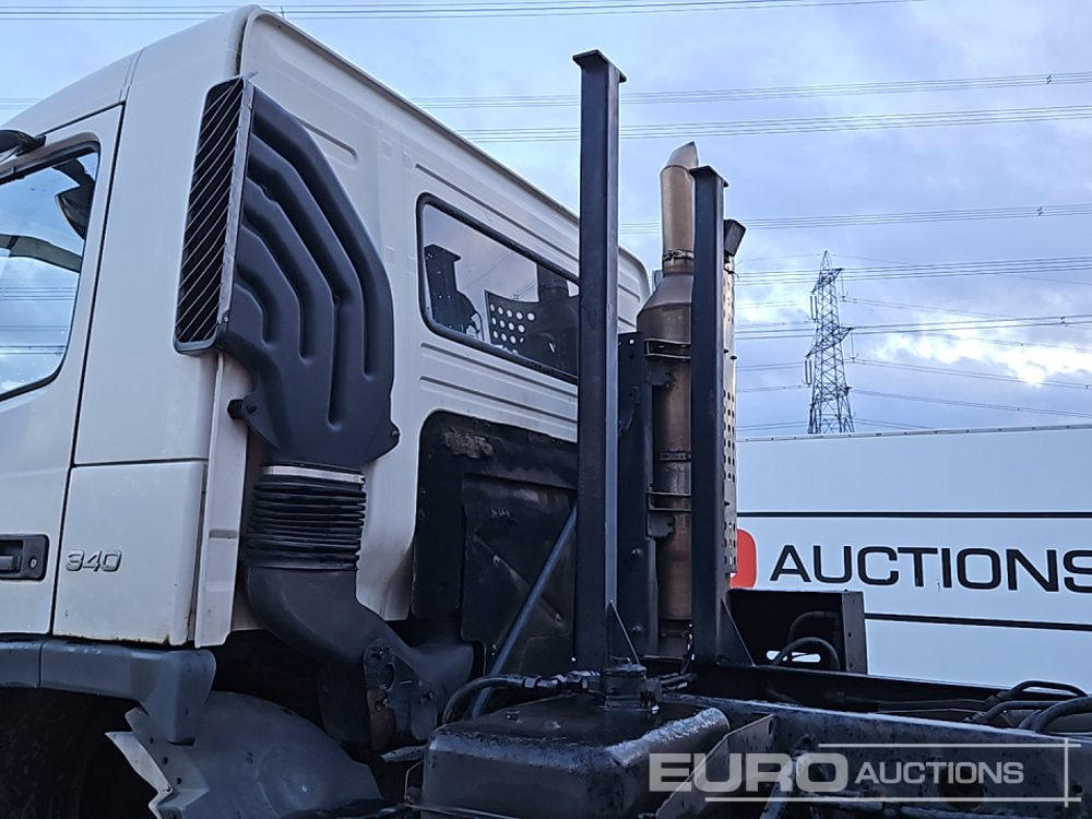 Camión multibasculante 2005 Volvo FM12 340