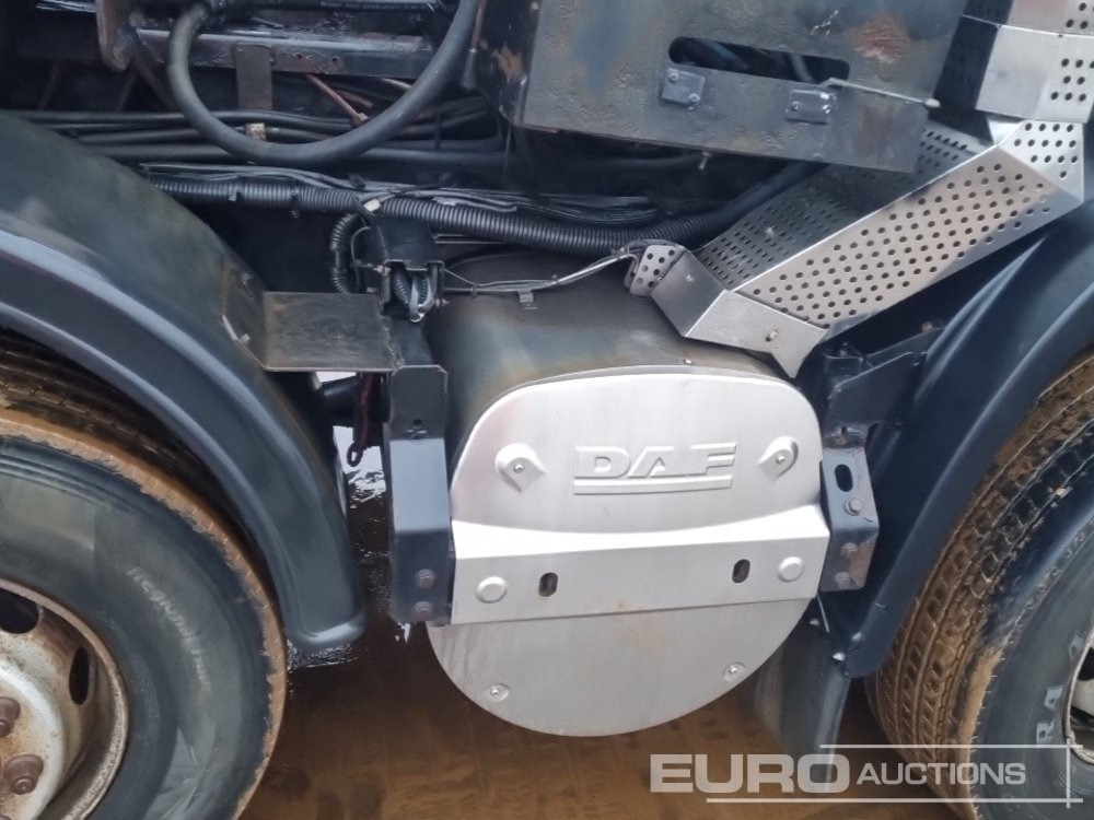 Camión multibasculante 2008 DAF CF