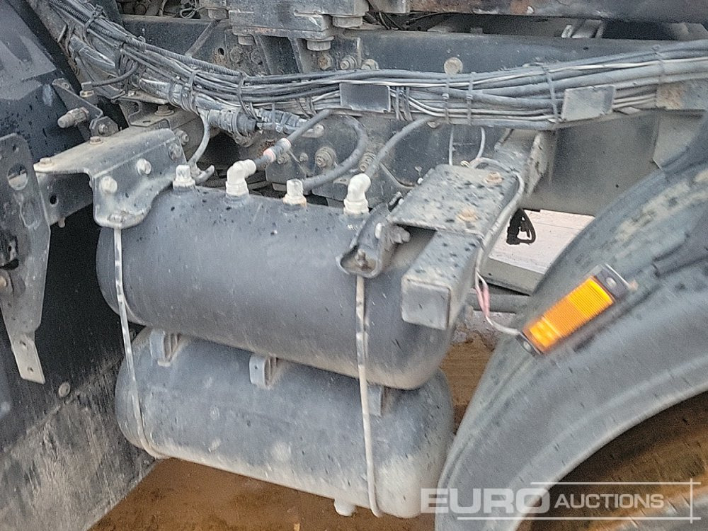 Camión multibasculante 2011 DAF 85CF-410