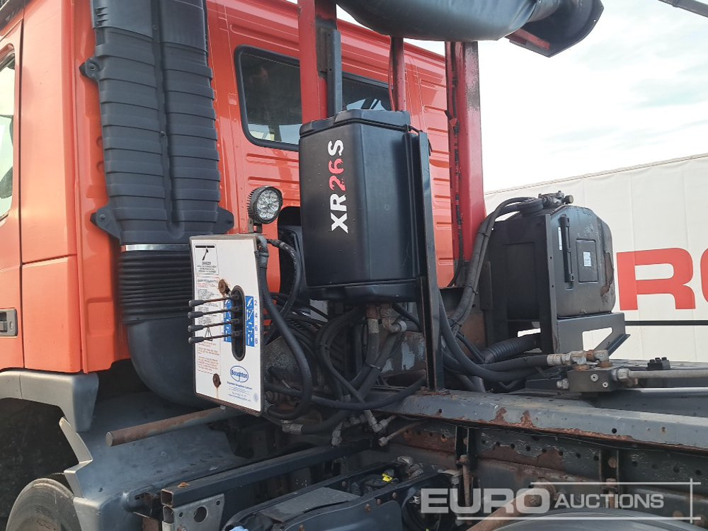 Camión multibasculante 2011 Volvo FM