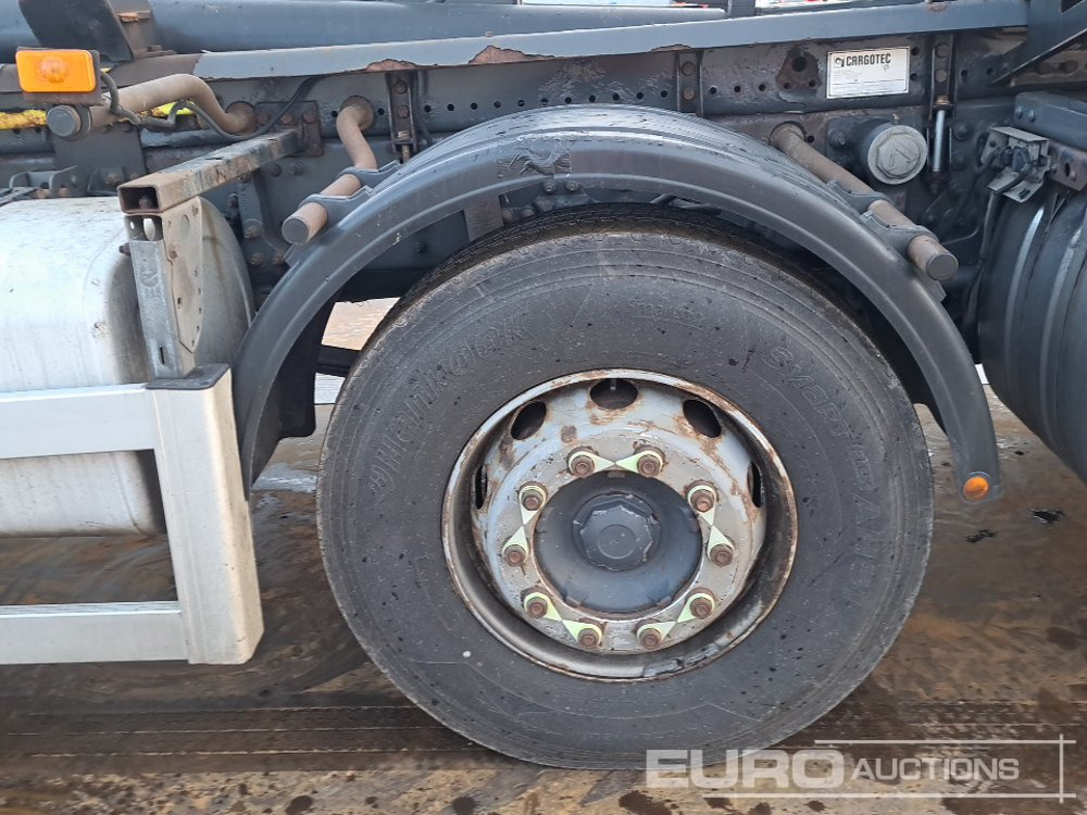 Camión multibasculante 2011 Volvo FM