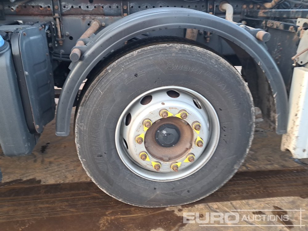 Camión multibasculante 2011 Volvo FM