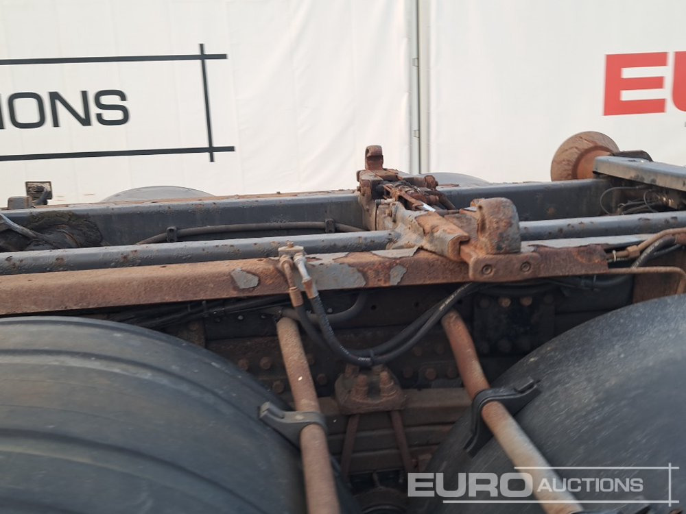 Camión multibasculante 2011 Volvo FM