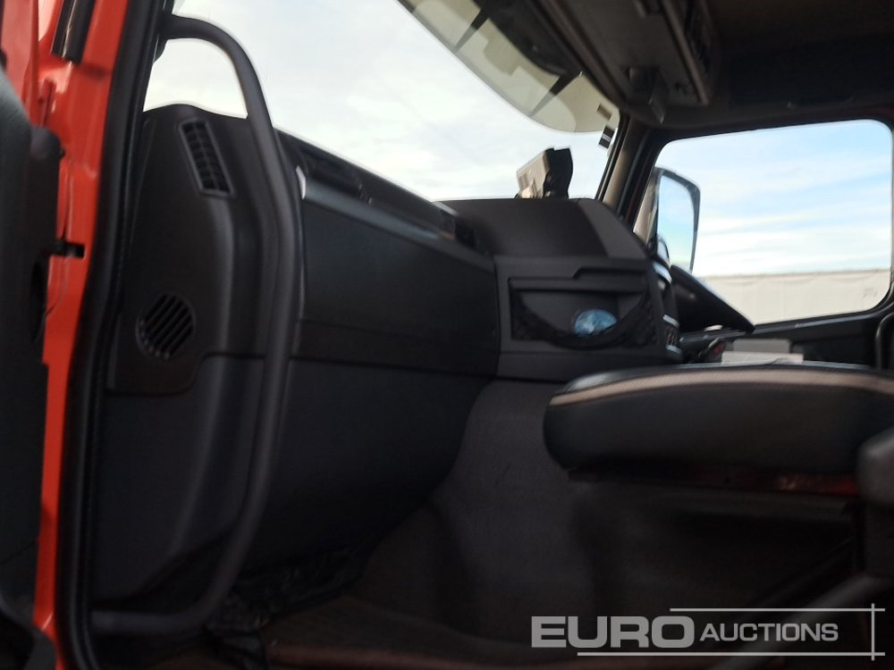 Camión multibasculante 2011 Volvo FM