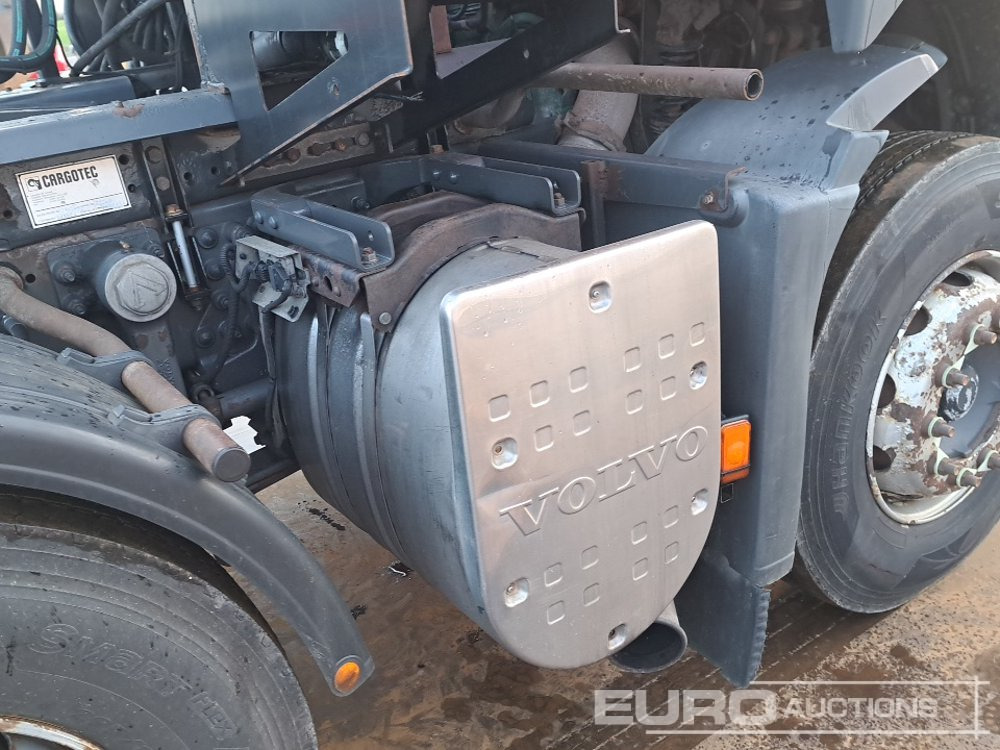 Camión multibasculante 2011 Volvo FM