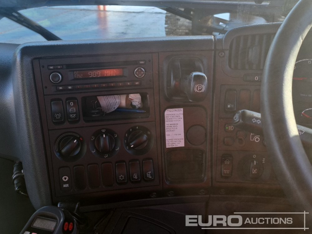 Camión multibasculante 2012 Scania P360