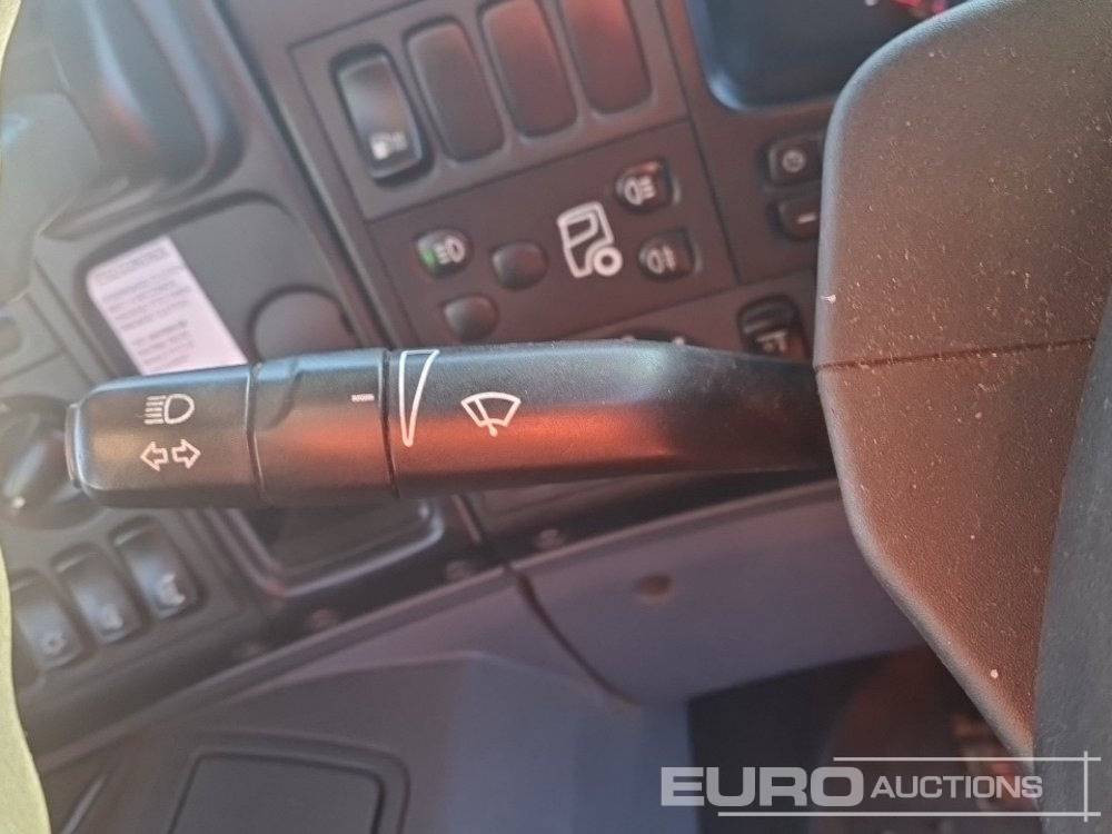 Camión multibasculante 2012 Scania P360