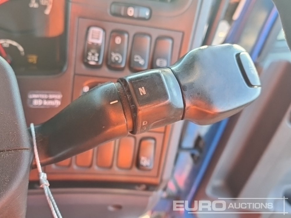 Camión multibasculante 2012 Scania P360