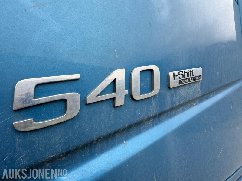 Camión multibasculante 2016 Volvo FH540 - Krokbil - JOAB krokløft med fjernstyring - Bevogrip sandstøere - Nylig EU godkjent