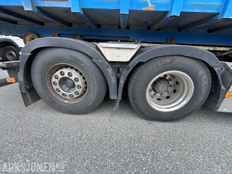 Camión multibasculante 2019 Volvo FH 540 - Krokbil - Fjernstyrt Palfinger krokløftpåbygg med knekk på tårn - Nylig EU godkjent