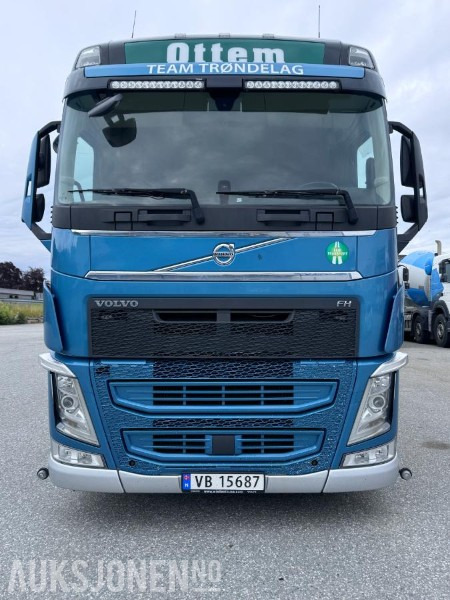 Camión multibasculante 2019 Volvo FH 540 - Krokbil - Fjernstyrt Palfinger krokløftpåbygg med knekk på tårn - Nylig EU godkjent