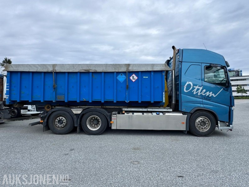 Camión multibasculante 2019 Volvo FH 540 - Krokbil - Fjernstyrt Palfinger krokløftpåbygg med knekk på tårn - Nylig EU godkjent