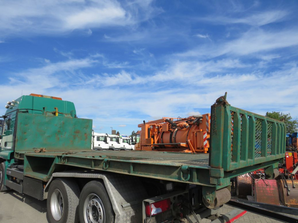 Camión multibasculante Abrollcontainer Plateau zum Baumaschinentransport