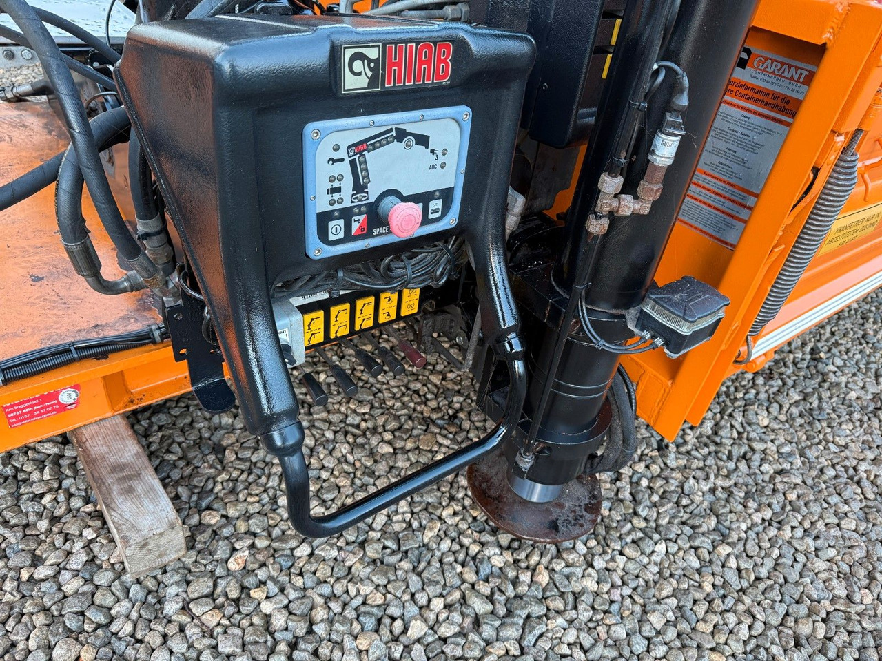 Camión multibasculante Abrollcontainer mit Hiab Kran 077 B- 3