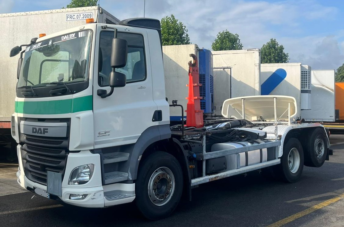 Camión multibasculante DAF CF460 FAN E6 (Hooklift)