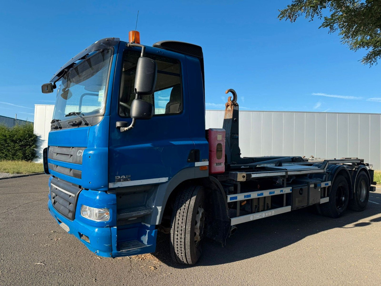 Camión multibasculante DAF CF85.360. Klima. E5. VDL. Tempomat