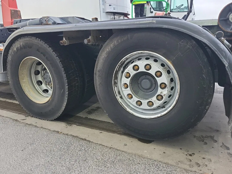 Camión multibasculante DAF CF 440