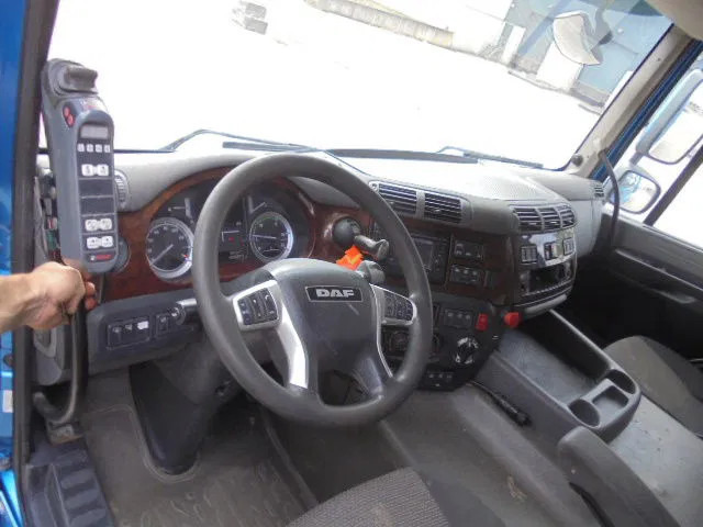 Camión multibasculante DAF CF 510 8X2 TRIPLE NL TRUCK