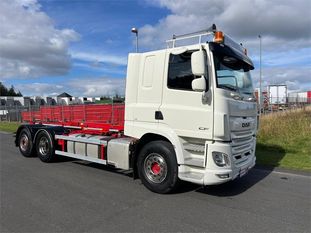 Camión multibasculante DAF CF 530 6x2*4 FAN