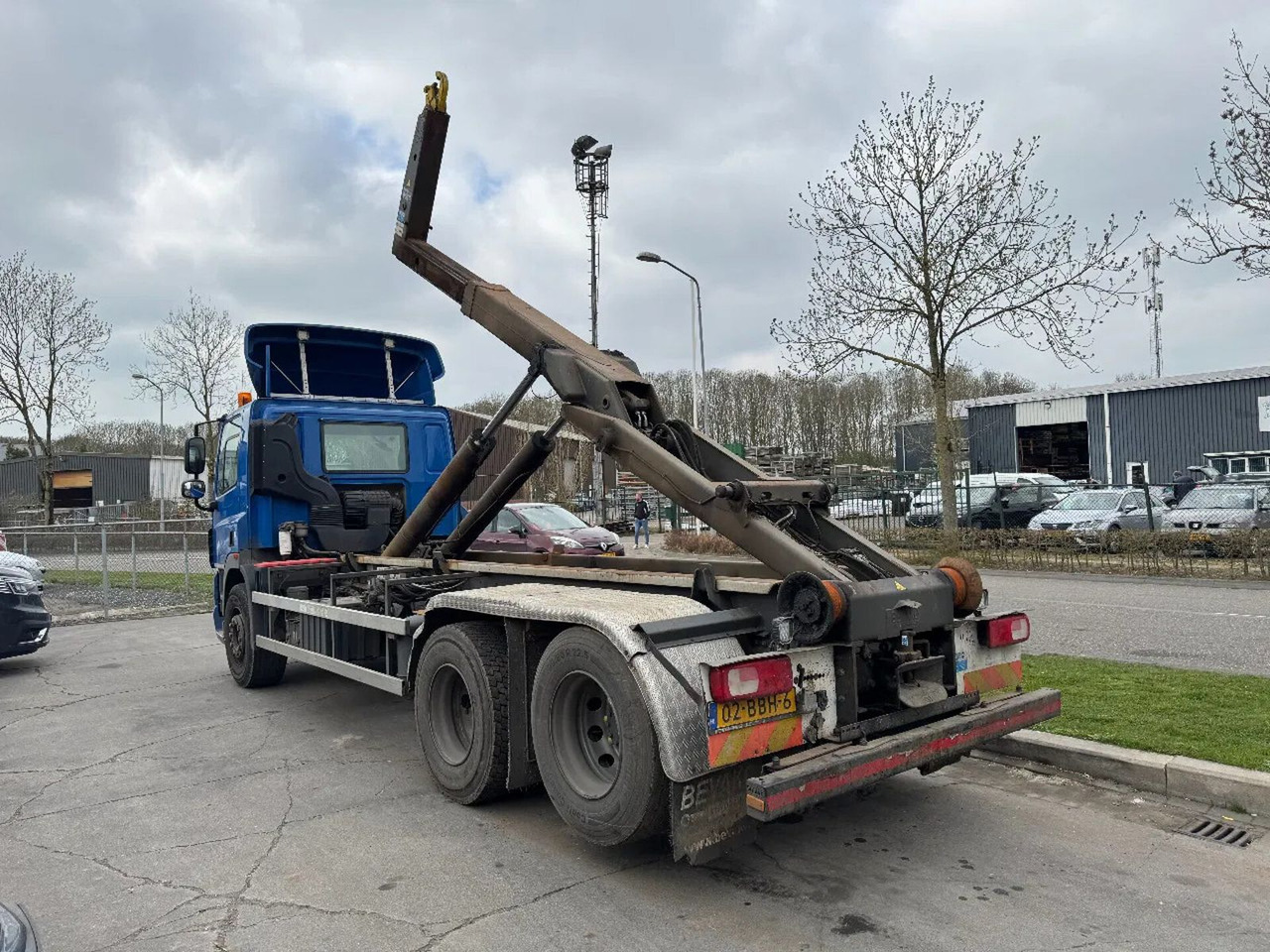 Camión multibasculante DAF CF 85.360 EURO 5 6X2 25T VDL HOOK TÜV 11-2025
