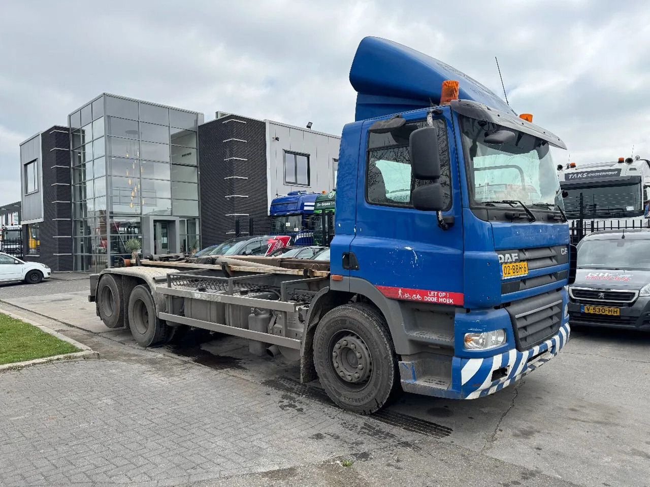 Camión multibasculante DAF CF 85.360 EURO 5 6X2 25T VDL HOOK TÜV 11-2025