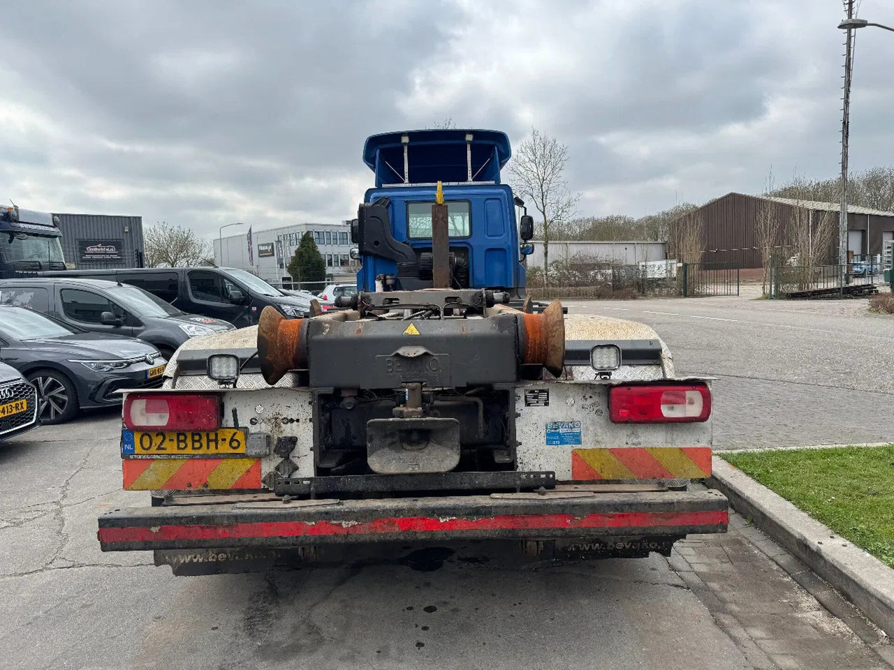 Camión multibasculante DAF CF 85.360 EURO 5 6X2 25T VDL HOOK TÜV 11-2025