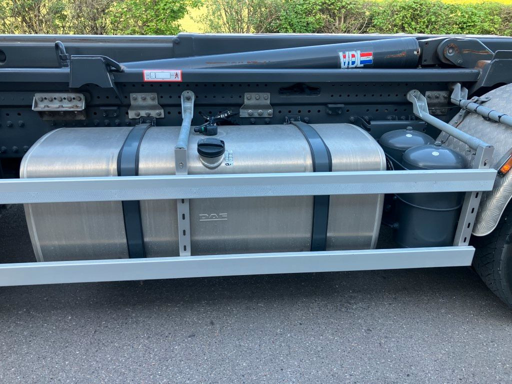 Camión multibasculante DAF FAN XF 480 mit VDL Abrollkipper DAF FAN XF 480 mit VDL Abrollkipper